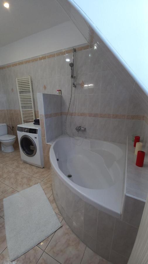 Villa Haskova With 3 Bedrooms Banska Bystrica Exterior photo